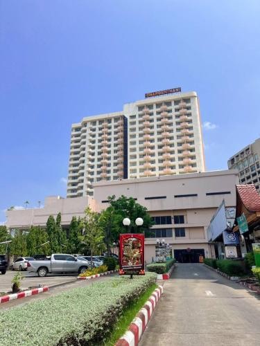Charoen Thani Hotel